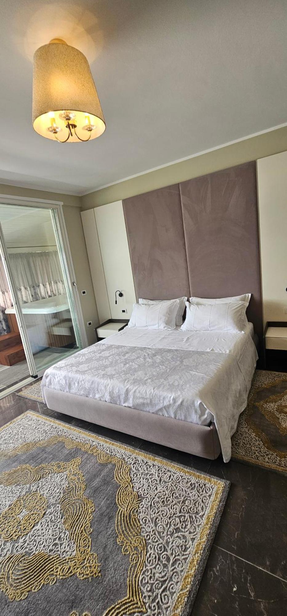 Hotel Pirro فلورا الغرفة الصورة